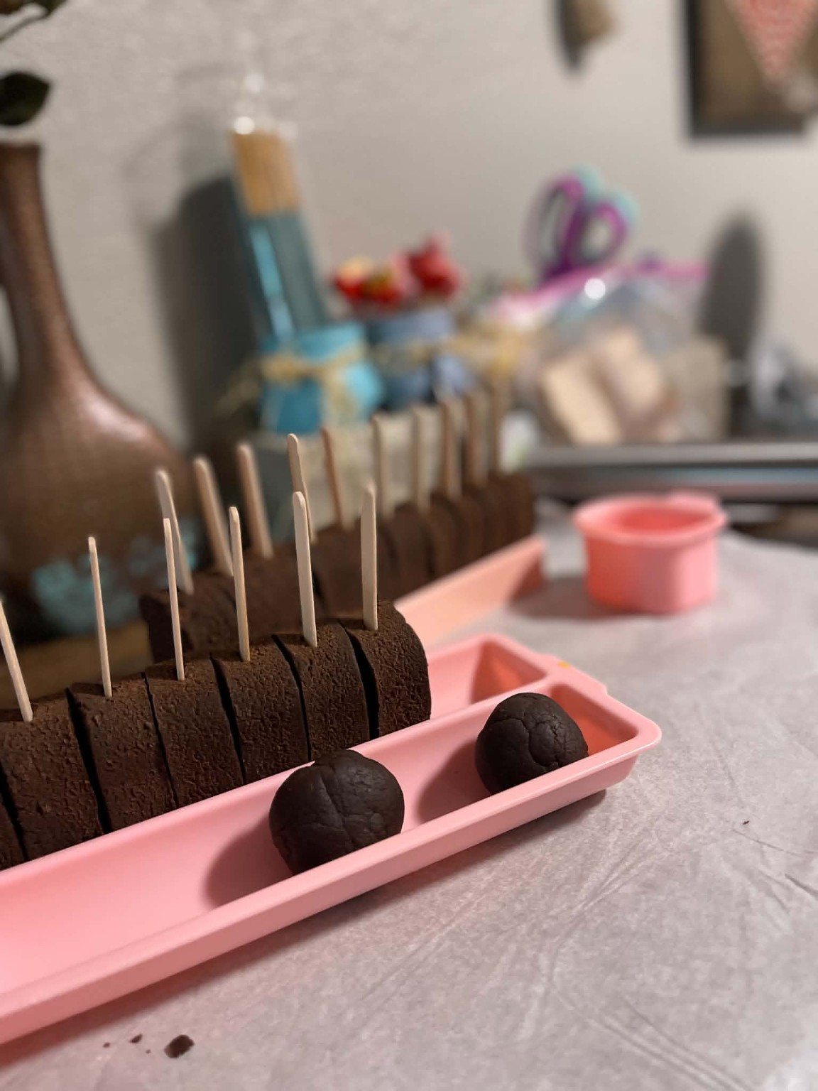 Behind the scenes: chocolate cake pop preparation